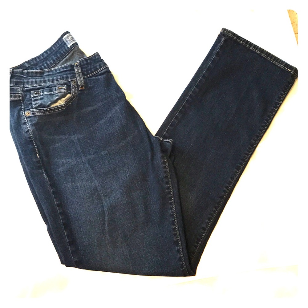 Levi’s Mid Rise Straight Leg Denim